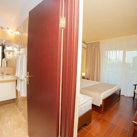 Hotel Corina 3*